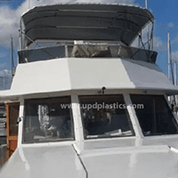 Boat flybridge windshield